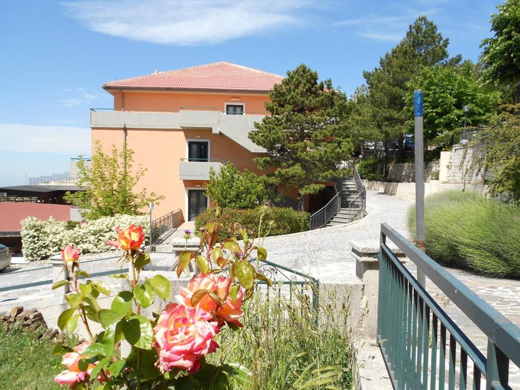 Hotel Santangelo Monte SantʼAngelo Zewnętrze zdjęcie